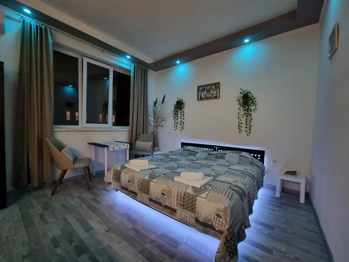 Студио В Центъра На Бургас Apartment ภายนอก รูปภาพ